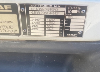 Camión marca DAF,
modelo  LF 220 FA, Euro 6,
con cambio automático
del año 2015 
con 441.419km, 
carrozado con
 caja cerrada de 9m de largo x 2.36m de ancho y 2m de altura con puerta elevadora trasera de 2.000kg.  Precio 34.000€+IVA, reacondicionado y sin garantía.