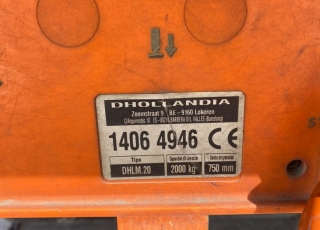 Camión marca DAF,
modelo  LF 220 FA, Euro 6,
con cambio automático
del año 2015 
con 441.419km, 
carrozado con
 caja cerrada de 9m de largo x 2.36m de ancho y 2m de altura con puerta elevadora trasera de 2.000kg.  Precio 34.000€+IVA, reacondicionado y sin garantía.