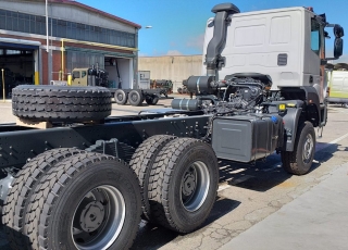 New IVECO ASTRA HD9 66.50, 6x6 of 500cv, Euro 6 with manual gearbox.