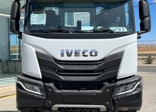 Camión NUEVO IVECO AD440T51 8x4, con motor Cursor 13 de 510cv,
cambio automatica, camion nuevo de entrega inmediata