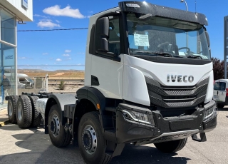 Camión NUEVO IVECO AD440T51 8x4, con motor Cursor 13 de 510cv,
cambio automatica, camion nuevo de entrega inmediata