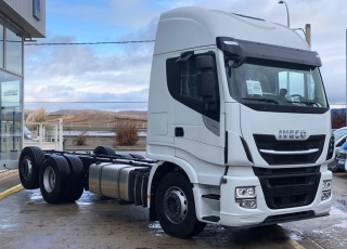 Nuevo IVECO AS260S46Y/PS HW EVO automática, con intarder, E6,  ADR, suspensión neumática en ejes traseros, 3 eje elevable y direccional, con enganche trasero, neumáticos 315/80R22.5.