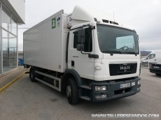 Fridge truck MAN TGM 15.240, year 2009, with 268.577km and with lift door
