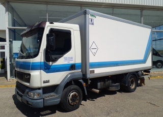 Used Truck DAF LF 45.220 with 345.903km, year 2003.