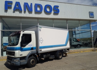 Camión DAF,  
Modelo LF 45.220
con cambio manual, 
345.903km,
del año 2003,
con caja isotermo con puerta retractil.

Precio 9.000€+IVA SIN garantía.