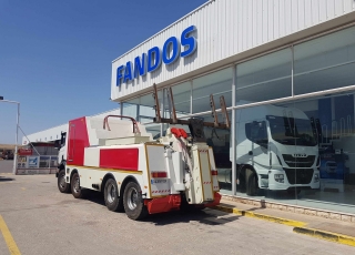 Camión marca Scania modelo P380, 8x4, con cambio manual, con tan solo 45.275km, del año 2006, equipado con equipo remolcador, dos cabrestantes.
Precio sin impuestos.