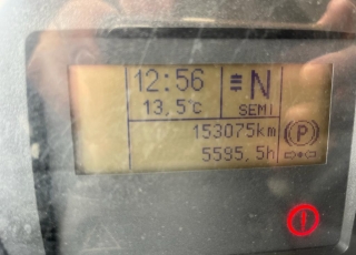 Camión IVECO Eurocargo ML120E22/P con cabina corta, cambio automático, del año 2016 y 153.075km.  Carrozado con caja cerrada, y plataforma elevadora retráctil.  Precio 39.500€+IVA con camión reacondicionado, itv y tacografo en vigor, mantenimientos hechos medidas de la caja 7M30X2M48X2M52