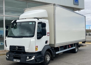 Camión RENAULT T12.210  con cabina corta, cambio automático, del año 2016 y 301.998km.  Carrozado con caja cerrada, y plataforma elevadora retráctil.  Precio 38.500€+IVA con camión reacondicionado,