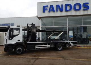 New truck IVECO Eurocargo ML150E28 with car transport plataform.