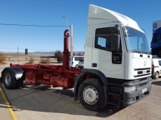Truck IVEO MT190E27 with hook