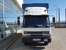 Truck DAF E45.160,  of 8Tn, year 1997 with 249.563km, open box of 6.10m x 2.25.