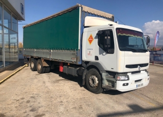 Used Truck RENAULT 300.26, 6x2 year 2000 with 622.465km, with box 4.4x2.5x2.5m