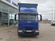 IVECO Eurocargo ML180E28, del año 2006, con 169.588km, con aire acondicionado, lleva caja tauliner con paredes y techo corredero y techo elevable, caja de 9.35m largo x 2,47m ancho x 2.80 de alto con el techo sin elevar.