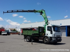 Camión IVECO ML180E28K, con tan solo 32.000km, del año 2004, lleva caja basculante y una grúa Toimil Modelo 165/6s con 6 salidas, cabrestante y radiomando, con 4 patas hidráulicas.