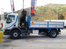 Used truck Renault 270, 18Tn, manual with electric brakes, year 2004, 240.000km, tipper box, with crane HIAB 122E-5Hipro with 5 arms and remote control.