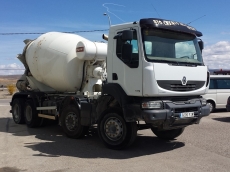 Hormigonera Renault Kerax 370.32, Dxi, motor Volvo, 8x4, año 2006, con bombo Baryval de 8m3.