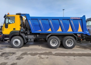 Camión dumper  EURO3
Iveco ASTRA HD9 64.42 6x4, 420cv 

Camión caja volquete CANTONI de 16m3.