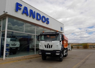 New Tipper Truck IVECO ASTRA HD9 64.45, 6x4 of 450cv, Euro 6 with manual gearbox.