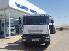 Dumper de ocasión IVECO AD380T38, 6x4 del año 2005 con caja bascualnte marca Galucho.