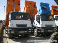 Camión usado dumper IVECO AD380T38, 6x4, manual del año 2007, con caja Meiller Kipper.