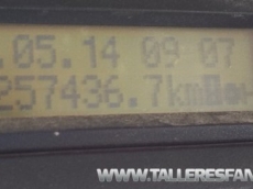 Dumper Volvo FM 12.380, año 2003, 6x4, 257.436km, con caja Meiller