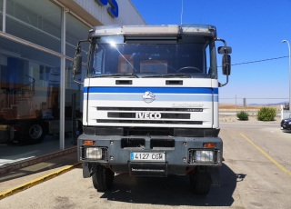 Dumper IVECO MP380E44W, 6x6, manual, año 2003, 309.591km, con caja Meiller Kipper. Precio sin impuestos.