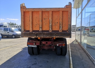 Dumper IVECO MP380E44W, 6x6, manual, año 2003, 309.591km, con caja Meiller Kipper. Precio sin impuestos.