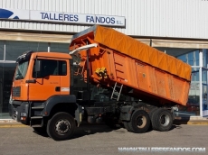 Dumper MAN TG 390A, 6x6, con caja Meiller, año 2004, 196.042km, manual, en buen estado.
