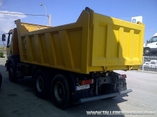 Dumper Renault Kerax 400.34, 6x4, Euro 2, no es DCI, es el mecánico