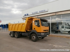 Dumper Renault Kerax 400.34, 6x4, Euro 2, no es DCI, es el mecánico