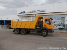 Dumper Renault Kerax 400.34, 6x4, Euro 2, no es DCI, es el mecánico