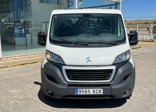 Furgoneta, PEUGEOT BOXER
caja de cambios manual 
vehículo con tan solo 164.419km
excelente estado.
MATRICULACION 03/08/2017
doble cabina 7 plazas