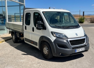 Furgoneta, PEUGEOT BOXER
caja de cambios manual 
vehículo con tan solo 164.419km
excelente estado.
MATRICULACION 03/08/2017
doble cabina 7 plazas