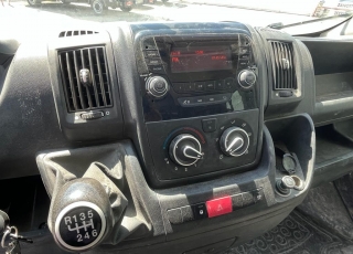 Furgoneta, PEUGEOT BOXER
caja de cambios manual 
vehículo con tan solo 164.419km
excelente estado.
MATRICULACION 03/08/2017
doble cabina 7 plazas