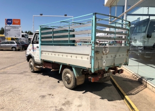 Furgoneta de ocasión IVECO 35-10W, con caja fija, del año 1990.
tracción total: 4x4