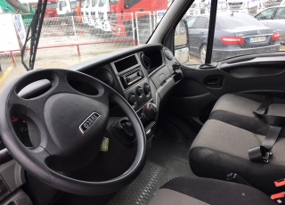 Used Van IVECO 35C15 with closed box, year 2014, with 158.759km