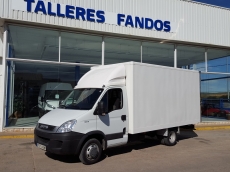 IVECO 35C15, del año 2011, con 133.449km, con caja paquetera de 20m3. 
Equipada con aire acondicionado, elevalunas eléctricos, radio CD