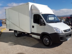 IVECO 35C15, del año 2011, con 133.449km, con caja paquetera de 20m3. 
Equipada con aire acondicionado, elevalunas eléctricos, radio CD