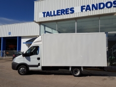 IVECO 35C15, del año 2011, con 133.449km, con caja paquetera de 20m3. 
Equipada con aire acondicionado, elevalunas eléctricos, radio CD