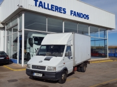 Furgoneta de ocasión IVECO Daily 40.12, con caja paquetera, matriculada el 19/02/92, con 373.009km.