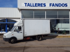 Furgoneta de ocasión IVECO Daily 40.12, con caja paquetera, matriculada el 19/02/92, con 373.009km.