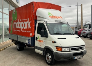 IVECO DAILY  35C15 chasis caja abierta con lona.
 Año de matriculacion 04/11/2003 con 288.325km