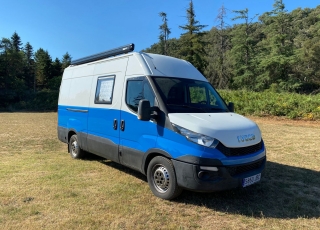 Used Van  IVECO 
35S13V of 12m3,
year 2014,
con 102.000km,
Camper.