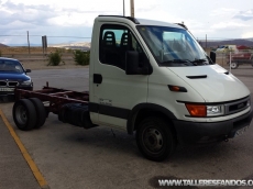 Used Van IVECO Daily 35C12, year 2003, with 371.264km.