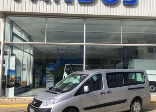 Furgoneta de ocasión de 9 plazas.
Marca Fiat Scudo 130cv, del año 2015, con 139.000km.
Dada de alta como turismo.
Precio 9.900€ + IVA sin garantía.
Furgoneta con todas revisiones, mantenimientos e ITVs al día.
Dado de alta como turismo podrás circular como si condujeras tu coche.