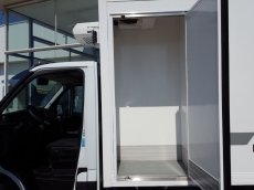 Furgoneta seminueva IVECO Daily 35S13, con caja frigorífica de -20ºC con doble compartimento, bitemperatura, termografo, matriculada el 21/08/2015 con solo 47.698km. Con garantía de cadena cinemática de 12 meses en cualquier IVECO de España.