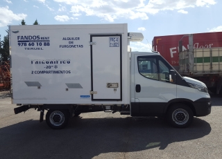 Furgoneta seminueva IVECO Daily 35S13, con caja frigorífica de -20ºC con doble compartimento, bitemperatura, termografo, matriculada el 23/12/2015 con solo 38.900km. Con garantía de cadena cinemática de 12 meses en cualquier IVECO de España.