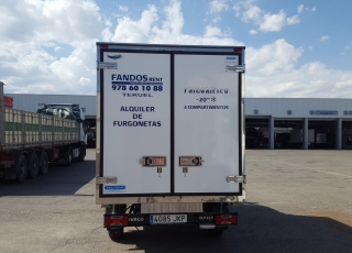 Furgoneta seminueva IVECO Daily 35S13, con caja frigorífica de -20ºC con doble compartimento, bitemperatura, termografo, matriculada el 23/12/2015 con solo 38.900km. Con garantía de cadena cinemática de 12 meses en cualquier IVECO de España.