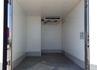 Furgoneta seminueva IVECO Daily 35S13, con caja frigorífica de -20ºC con doble compartimento, bitemperatura, termografo, matriculada el 23/12/2015 con solo 38.900km. Con garantía de cadena cinemática de 12 meses en cualquier IVECO de España.