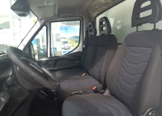 Furgoneta de ocasión 
Marca: IVECO 
Modelo: 35S14
Año 2017
Con 145.613km
Carrozada con caja frigorífica de dos compartimentos con Certificado ATP tipo FRCX, Valido para transportar alimentos congelados o ultracongelados que necesiten equipo de frío de entre -12º y -20º para mantener su estado de consumo optimo como carne y pescado congelado, cremas heladas, hielo etc…